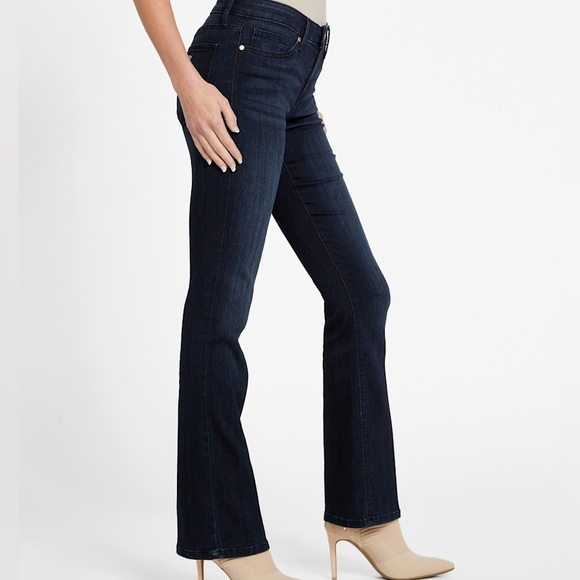 Guess Mid Rise Bootcut - Picture 3 of 7